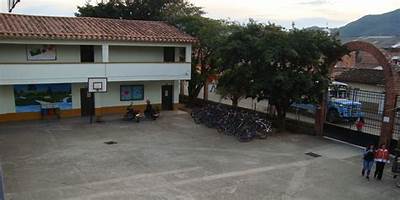 COLEGIO MONSEÑOR ALFONSO URIBE JARAMILLO