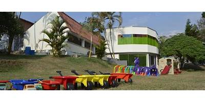 COLEGIO FREINET