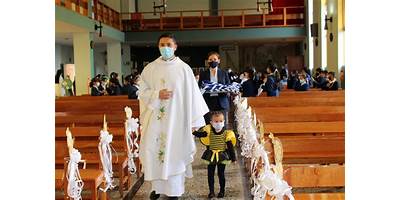 COLEGIO MUNDO DE CREACIONES