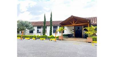 GIMNASIO LOS CEDROS