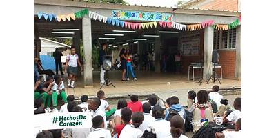 INSTITUCION EDUCATIVA CARLOS HOLMES TRUJILLO