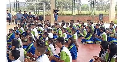 INSTITUCIÓN EDUCATIVA CLAVELLINAS