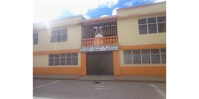 INSTITUCION EDUCATIVA DE COMERCIO