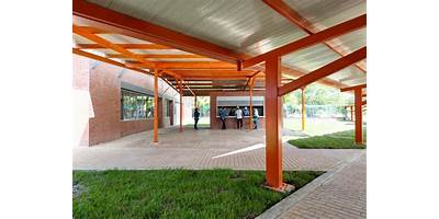 INSTITUCION EDUCATIVA HENRY DANIELS