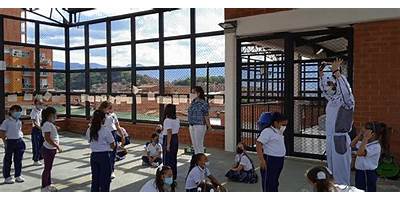 INSTITUCION EDUCATIVA MADRE MARIA MAZARELLO