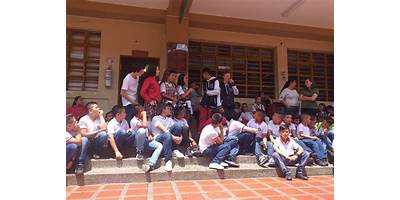 INSTITUCION EDUCATIVA PRESBITERO CARLOS ALBERTO CALDERON