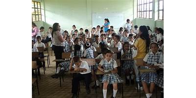 INSTITUCIÓN EDUCATIVA TROCHAS