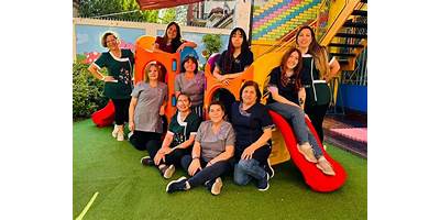 JARDIN INFANTIL HUELLITAS ESCALANDO