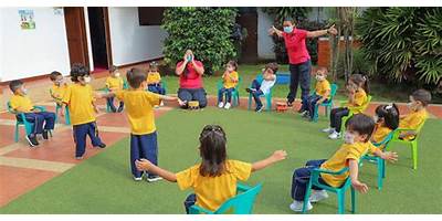 JARDIN INFANTIL PEQUEÑOS CONSTRUCTORES