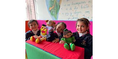 KINDER BLANCA NIEVES