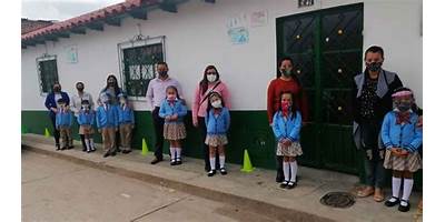 LICEO INFANTIL CRECIENDO JUNTOS